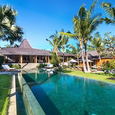 Mannao Estate By Villa Finder เกอโรโบกัน ภายนอก รูปภาพ