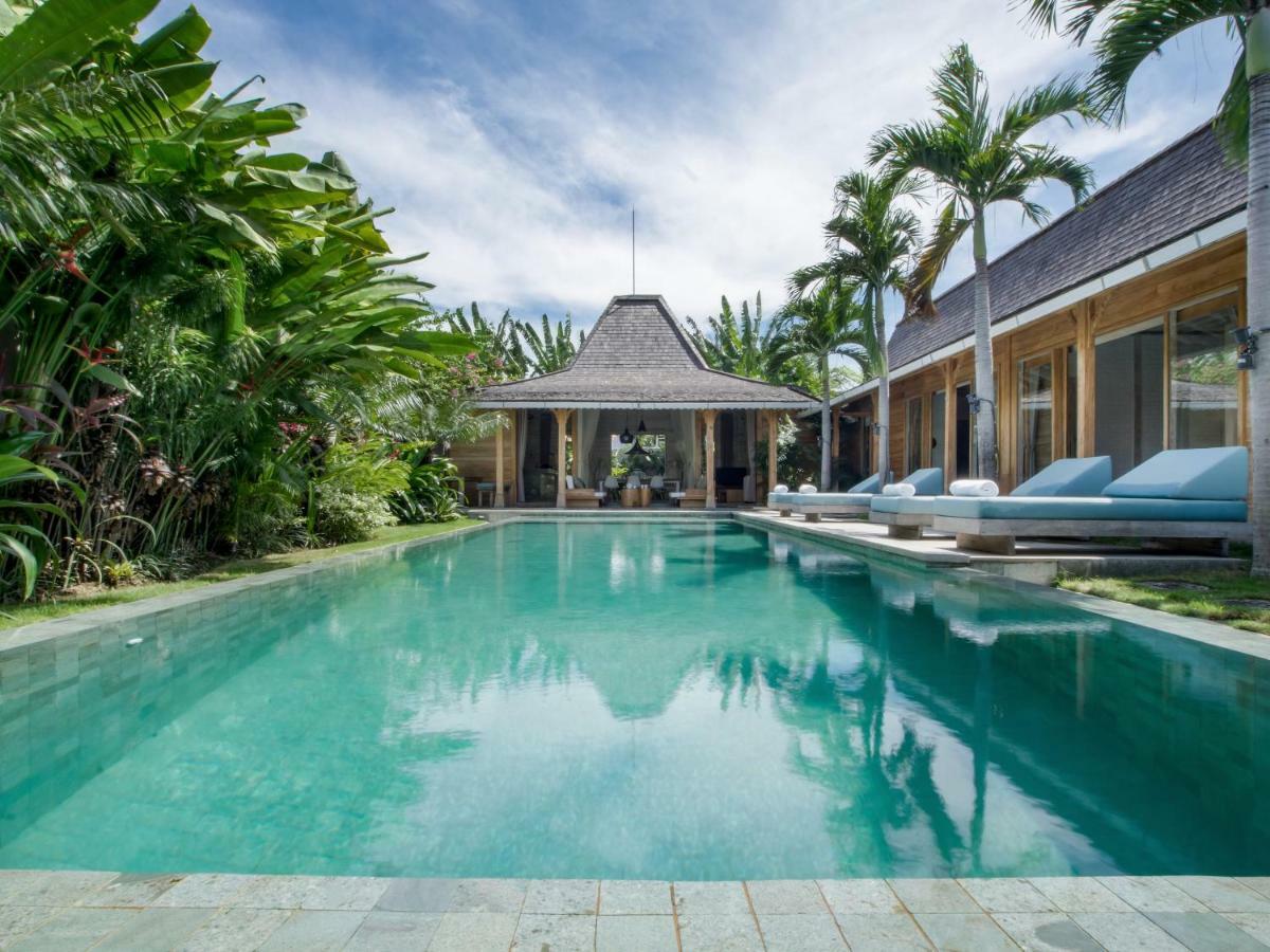 Mannao Estate By Villa Finder เกอโรโบกัน ภายนอก รูปภาพ