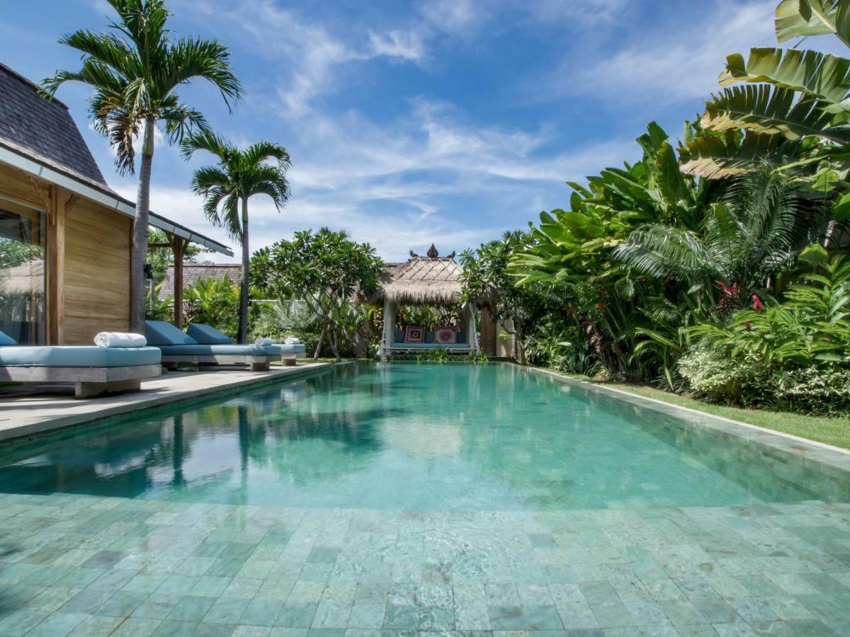 Mannao Estate By Villa Finder เกอโรโบกัน ภายนอก รูปภาพ