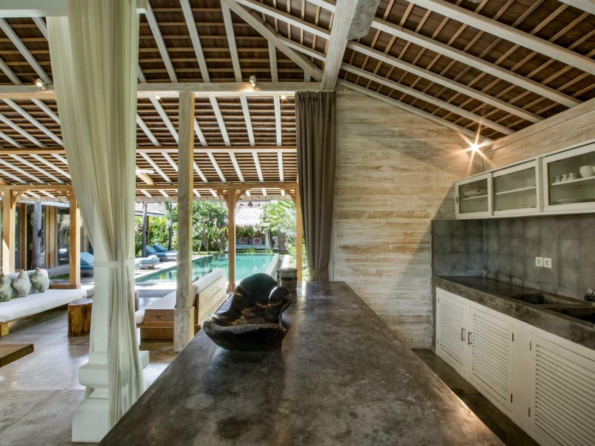 Mannao Estate By Villa Finder เกอโรโบกัน ภายนอก รูปภาพ
