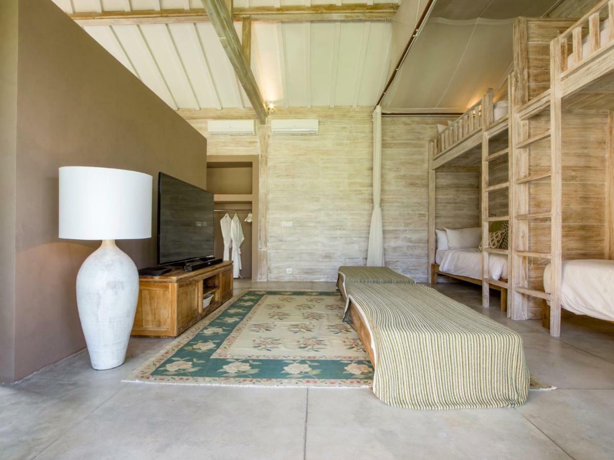Mannao Estate By Villa Finder เกอโรโบกัน ภายนอก รูปภาพ