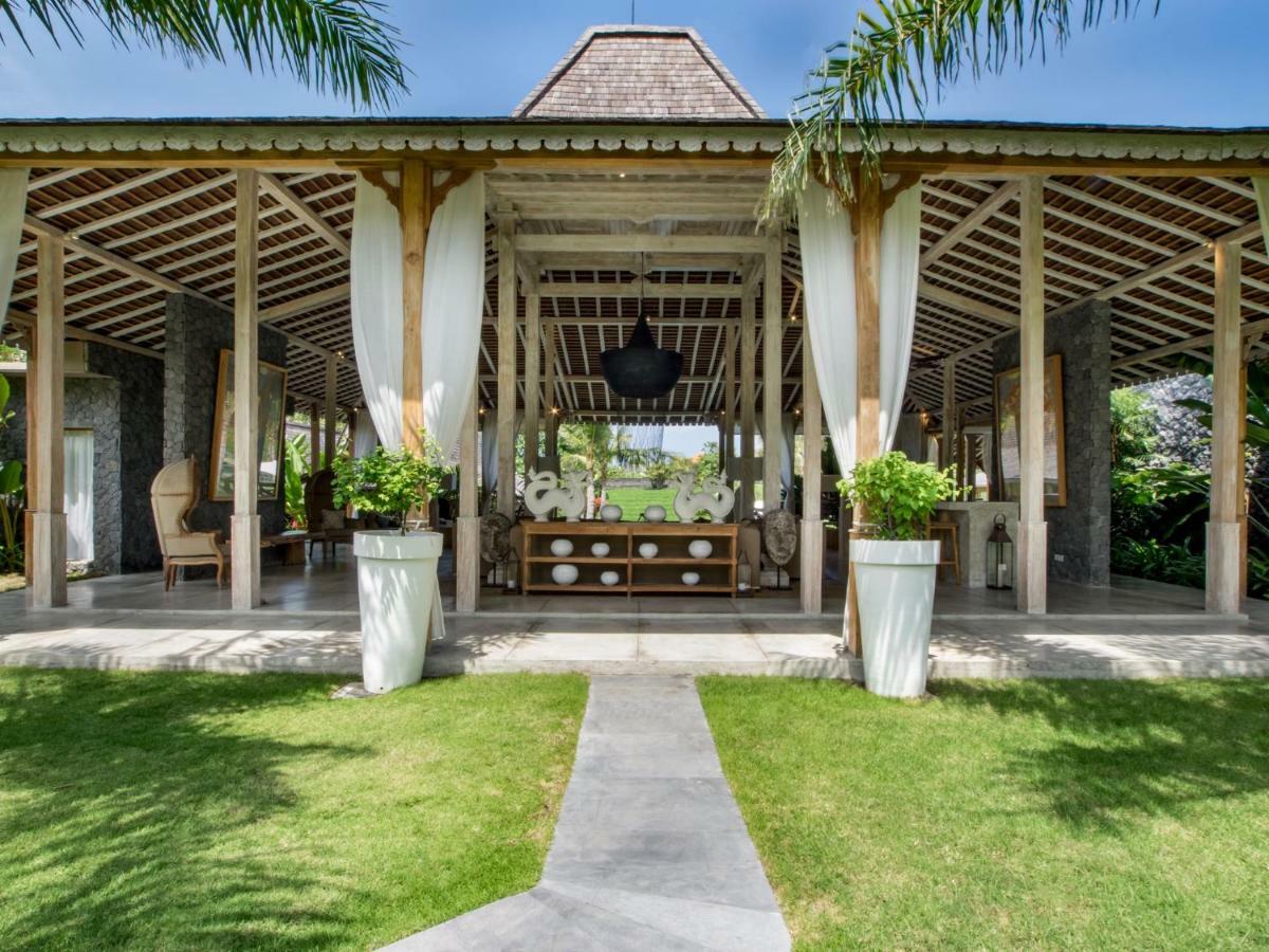Mannao Estate By Villa Finder เกอโรโบกัน ภายนอก รูปภาพ