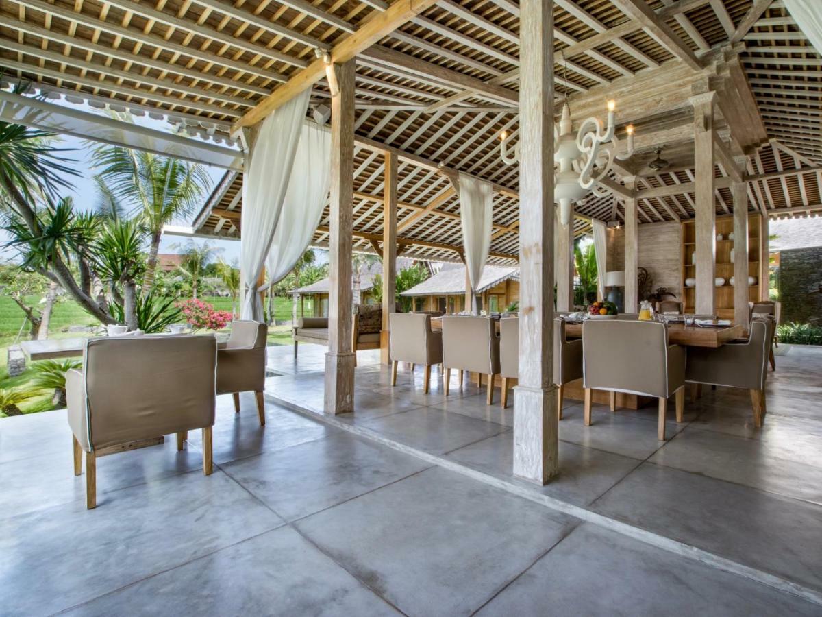 Mannao Estate By Villa Finder เกอโรโบกัน ภายนอก รูปภาพ