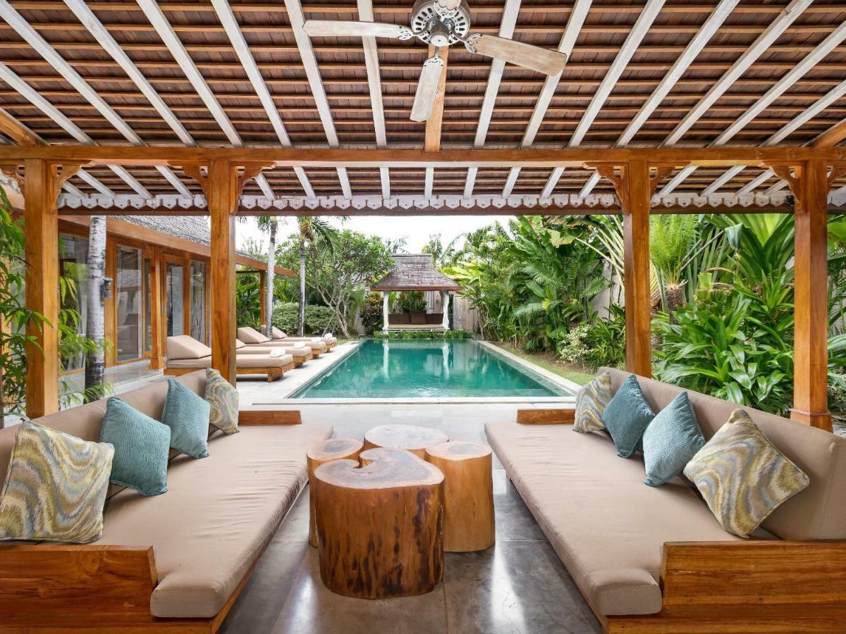 Mannao Estate By Villa Finder เกอโรโบกัน ภายนอก รูปภาพ