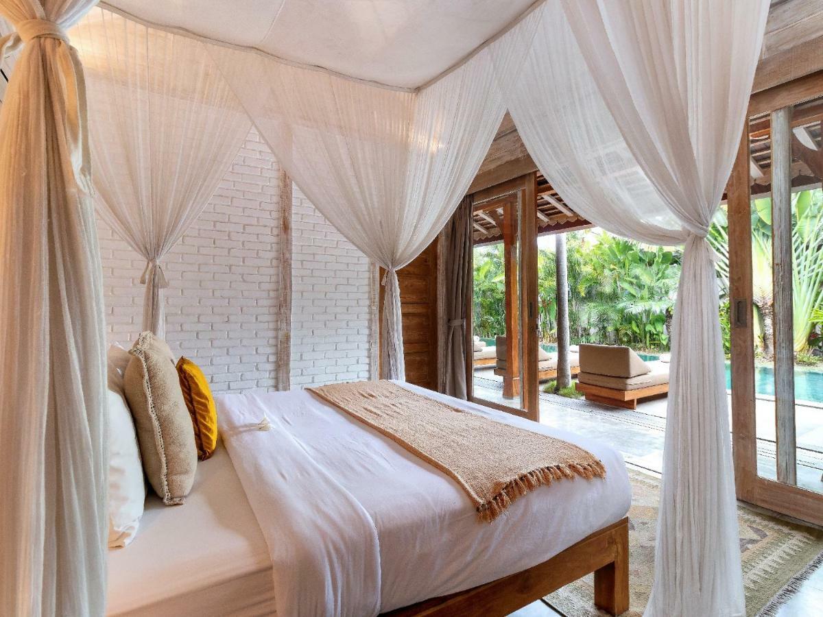 Mannao Estate By Villa Finder เกอโรโบกัน ภายนอก รูปภาพ